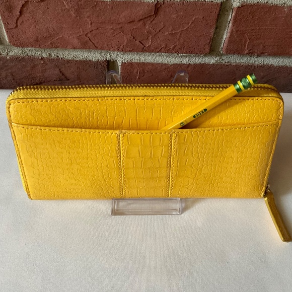 NEW Coach Accordion Embossed Snakeskin Yellow Leather Zip Wallet NWOT - Picture 6 of 15